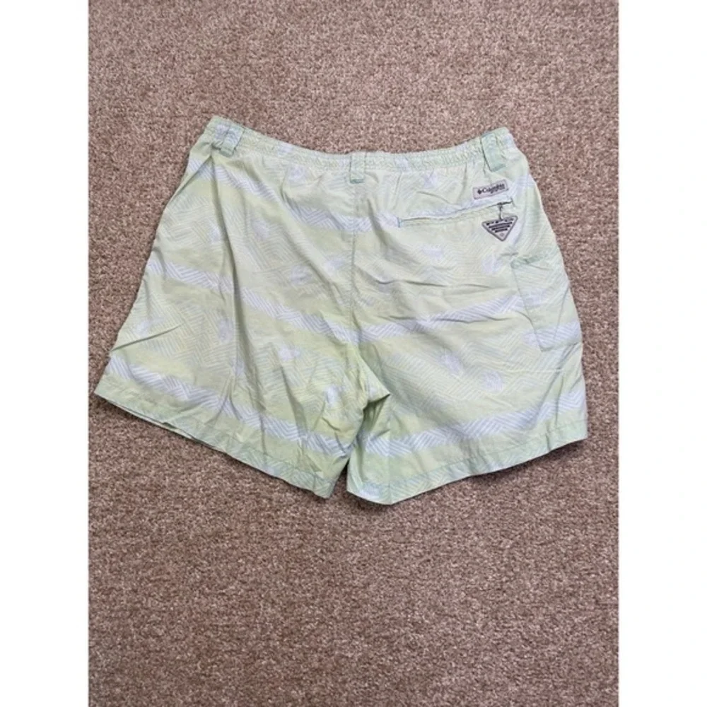 Columbia PFG Men's Lime Omni‎ Shade Mesh Lined Shorts  8
